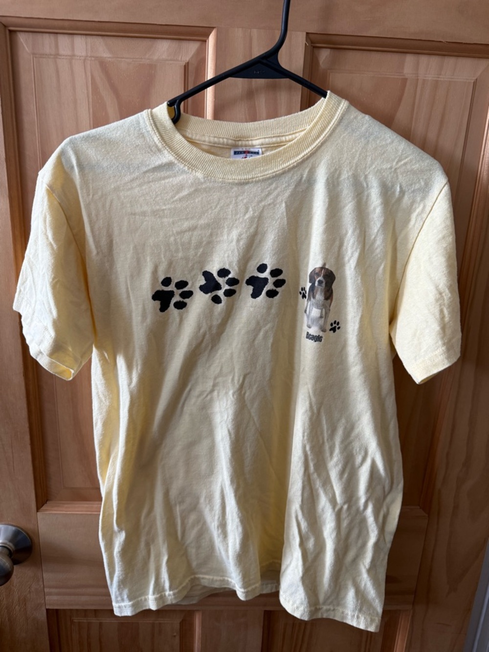 Like New, Unisex Jerzees Size Small Beagle T-Shirt Light Yellow Colored